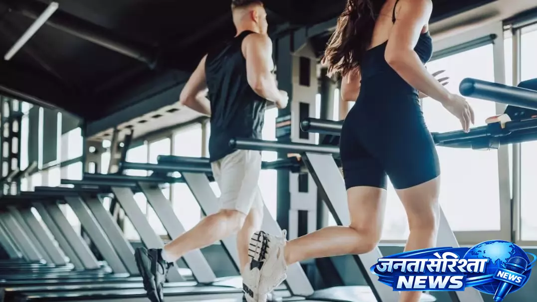 जिस Treadmill पर आज दौड़ते हैं लोग, कभी कैदियों को दी जाती थी यातना जिस Treadmill पर आज दौड़ते हैं लोग, कभी कैदियों को दी जाती थी यातना