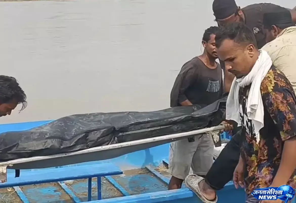 Moradabad नदी हादसा तलाश के बाद मिला लापता युवक का शव Moradabad नदी हादसा तलाश के बाद मिला लापता युवक का शव