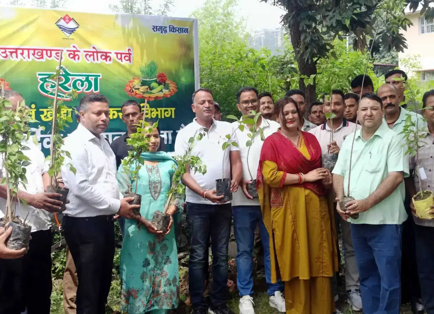 Nainital: जनभागीदारी से हरेला अभियान को मिली मजबूती, पर्यावरण संरक्षण पर जोर Nainital: जनभागीदारी से हरेला अभियान को मिली मजबूती, पर्यावरण संरक्षण पर जोर