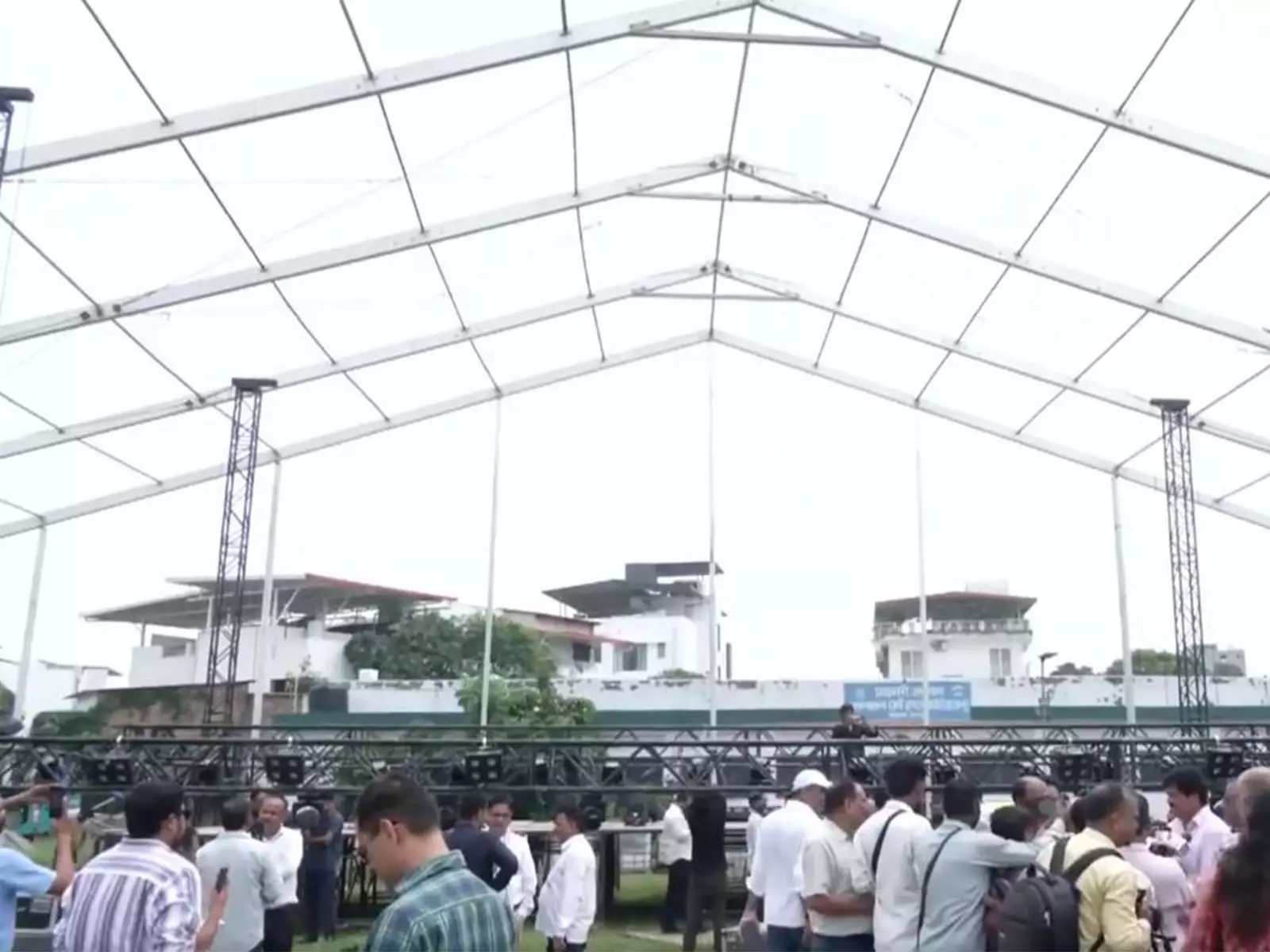 राहुल गांधी के छतरों की गूंज कार्यक्रम के लिए Dehradun में तैयारियां चल रही राहुल गांधी के छतरों की गूंज कार्यक्रम के लिए Dehradun में तैयारियां चल रही
