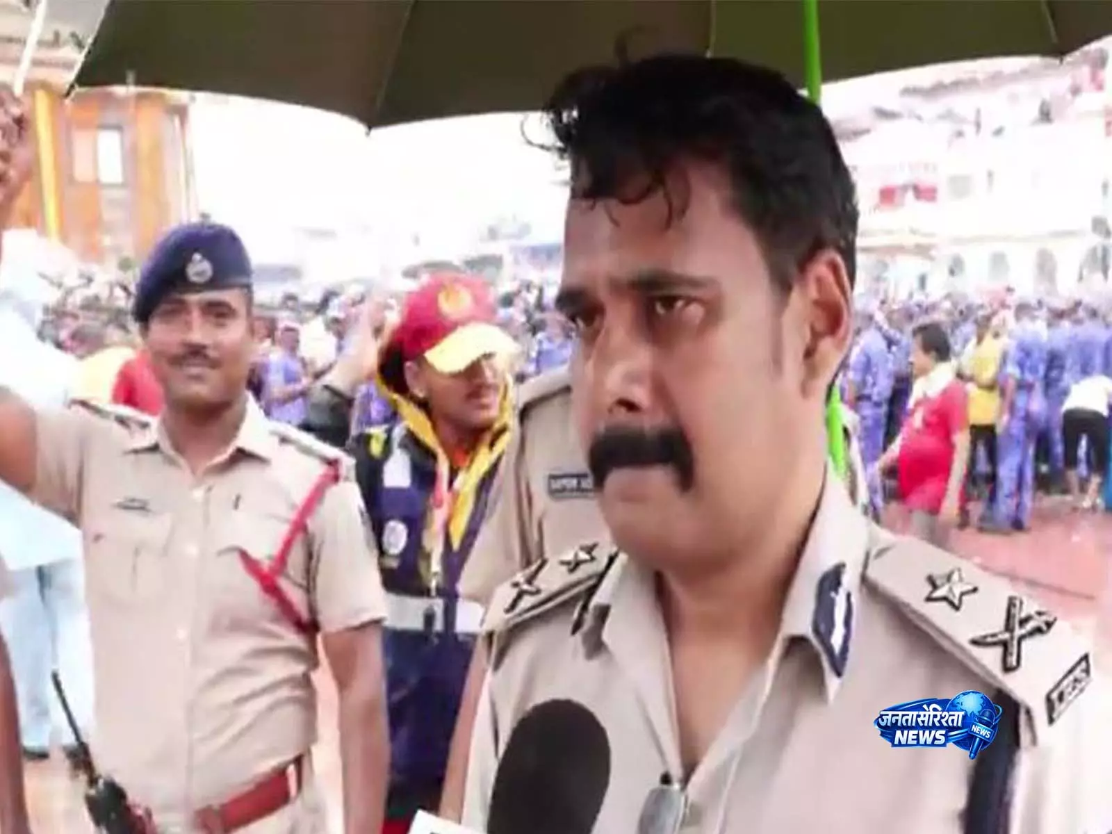 Rath Yatra: सफोकेशन के शिकार 100 भक्तों का रेस्क्यू, जलभराव वाले इलाकों में ओडिशा सरकार का बड़ा एक्शन Rath Yatra: सफोकेशन के शिकार 100 भक्तों का रेस्क्यू, जलभराव वाले इलाकों में ओडिशा सरकार का बड़ा एक्शन