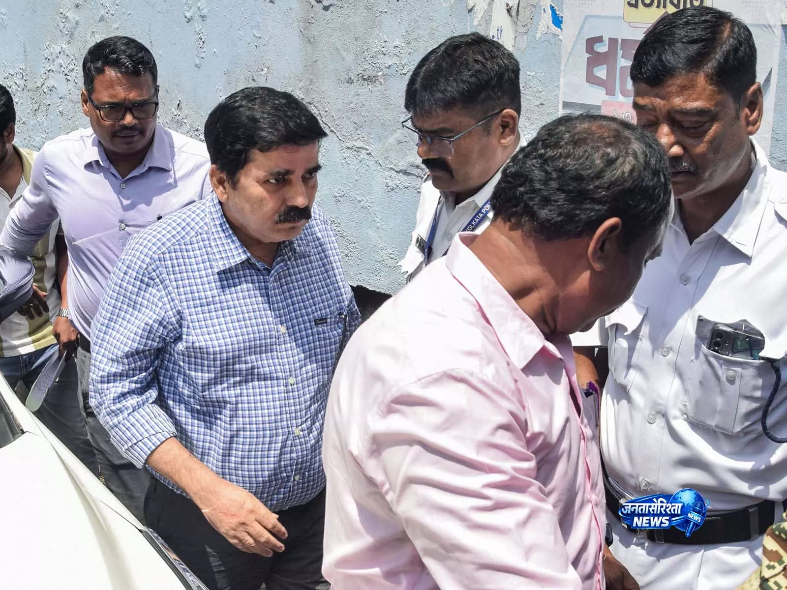 ट्रांसफर-पोस्टिंग और फिरौती के खेल से पूर्व डीसीपी शांतनु बिस्वास ने बनाए करोड़ों: ED ट्रांसफर-पोस्टिंग और फिरौती के खेल से पूर्व डीसीपी शांतनु बिस्वास ने बनाए करोड़ों: ED
