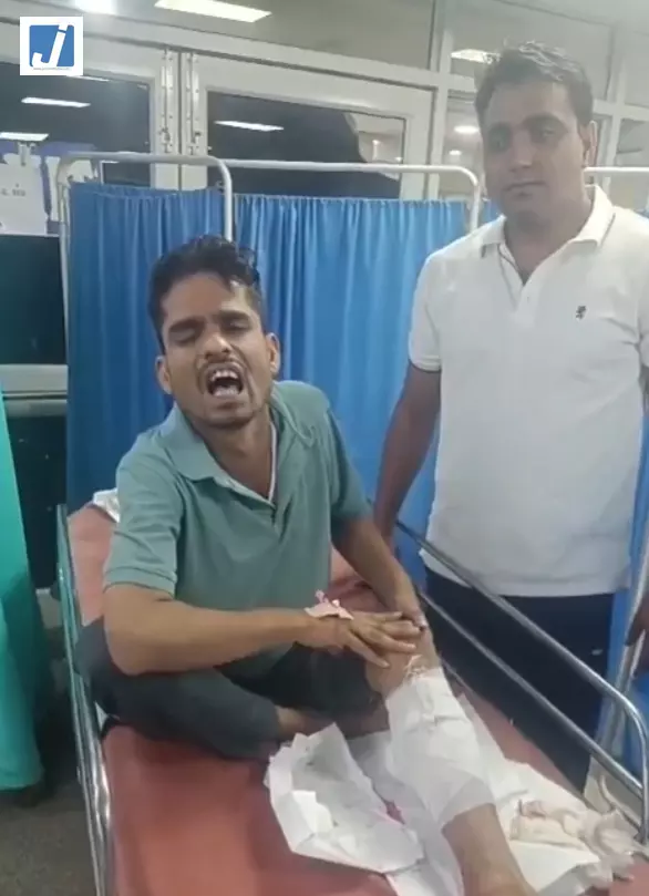 3 साल की बच्ची की हत्या का आरोपी पुलिस मुठभेड़ के बाद गिरफ्तार 3 साल की बच्ची की हत्या का आरोपी पुलिस मुठभेड़ के बाद गिरफ्तार