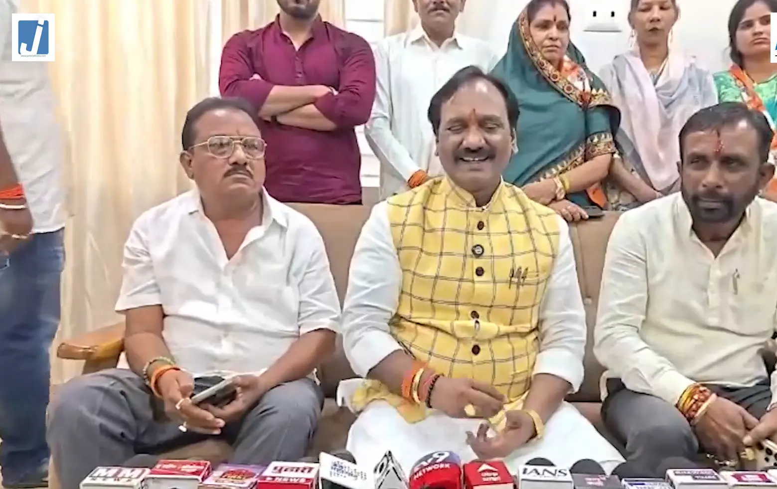 नवनीत राणा पर टिप्पणी से अंबादास दानवे का इनकार, बोले- नवनीत राणा पर टिप्पणी से अंबादास दानवे का इनकार, बोले-
