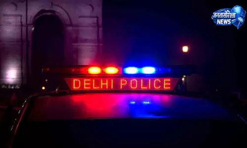 Delhi बच्ची की मौत के मामले में पड़ोसी गिरफ्तार Delhi बच्ची की मौत के मामले में पड़ोसी गिरफ्तार