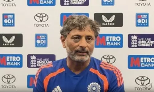 सितांशु कोटक ने बताई दूसरे वनडे में हार की वजह, बोले-वॉशिंगटन सुंदर का चोटिल होना दुर्भाग्यपूर्ण रहा सितांशु कोटक ने बताई दूसरे वनडे में हार की वजह, बोले-वॉशिंगटन सुंदर का चोटिल होना दुर्भाग्यपूर्ण रहा