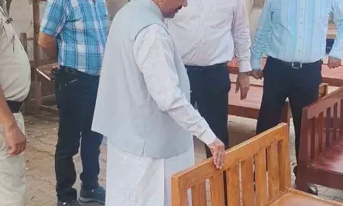 Yamunanagar में फर्नीचर इकाई का निरीक्षण किया Yamunanagar में फर्नीचर इकाई का निरीक्षण किया