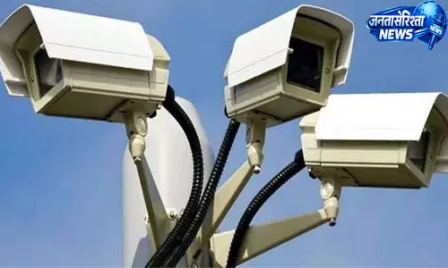 मुंबई लोकल में यात्रियों की सुरक्षा पर सवाल, 90% जनरल कोच में CCTV नहीं मुंबई लोकल में यात्रियों की सुरक्षा पर सवाल, 90% जनरल कोच में CCTV नहीं