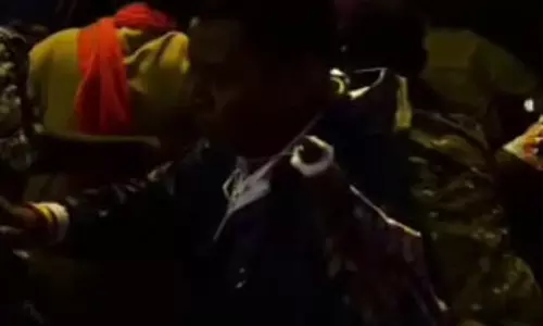 जगदलपुर में गोंचा रथयात्रा के दौरान महिला श्रद्धालु घायल जगदलपुर में गोंचा रथयात्रा के दौरान महिला श्रद्धालु घायल