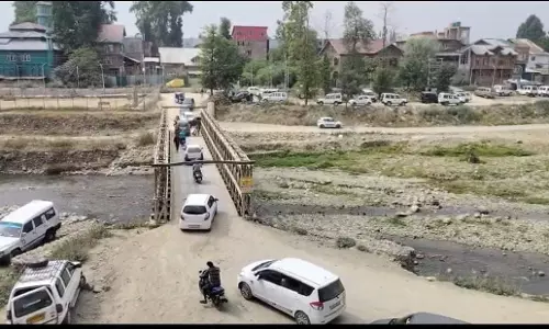 Budgam: सड़क हादसे में SOG कर्मी की मौत, घायल जवान का इलाज जारी