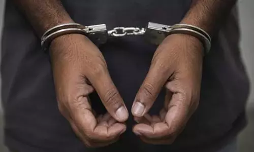 सोने की तस्करी करने वाले इंटरनेशनल गिरोह का डीआरई ने किया पर्दाफाश, 6 तस्कर मुंबई एयरपोर्ट से गिरफ्तार सोने की तस्करी करने वाले इंटरनेशनल गिरोह का डीआरई ने किया पर्दाफाश, 6 तस्कर मुंबई एयरपोर्ट से गिरफ्तार