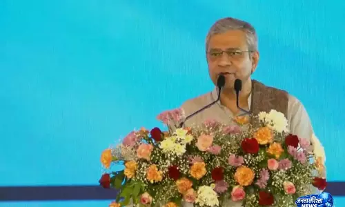 ऐतिहासिक हाइड्रोजन ट्रेन लॉन्च: अश्विनी वैष्णव ने PM मोदी के नेतृत्व को दिया श्रेय ऐतिहासिक हाइड्रोजन ट्रेन लॉन्च: अश्विनी वैष्णव ने PM मोदी के नेतृत्व को दिया श्रेय