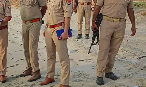 Aligarh, में रोहिंग्या ठिकानों पर सवाल, मीट कारोबार से जुड़े तार Aligarh, में रोहिंग्या ठिकानों पर सवाल, मीट कारोबार से जुड़े तार