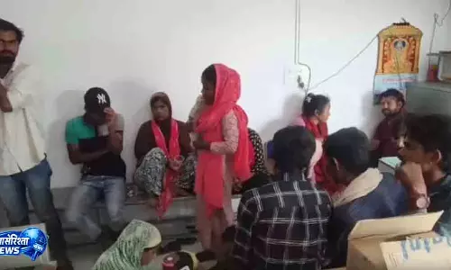 Chennai होसुर में अवैध रूप से रह रहे लोग गिरफ्तार Chennai होसुर में अवैध रूप से रह रहे लोग गिरफ्तार