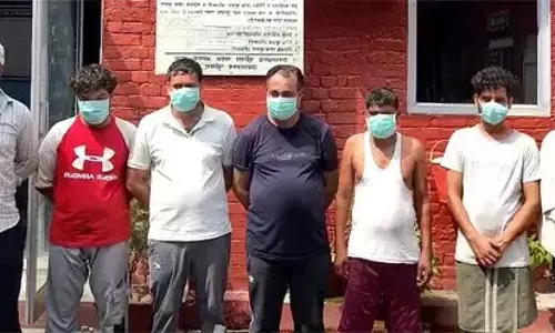 Haridwar: हरकी पैड़ी पर अशांति फैलाने वालों के खिलाफ पुलिस की कार्रवाई Haridwar: हरकी पैड़ी पर अशांति फैलाने वालों के खिलाफ पुलिस की कार्रवाई