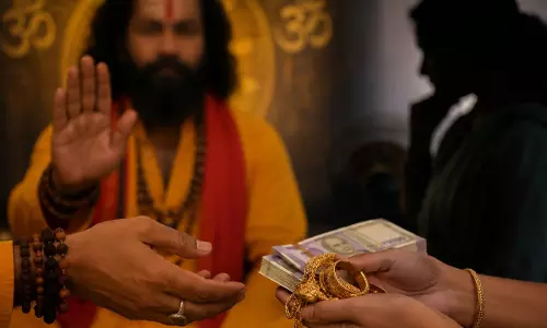 जादू-टोने का डर दिखाकर ठगी, तांत्रिक की तलाश में पुलिस