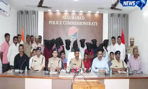 Telangana: दो तेंदुओं के शिकार पर बड़ा एक्शन, निज़ामाबाद से 13 गिरफ्तार Telangana: दो तेंदुओं के शिकार पर बड़ा एक्शन, निज़ामाबाद से 13 गिरफ्तार
