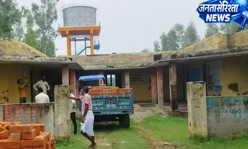 पंचायत भवन निर्माण में लापरवाही का आरोप, पांच साल बाद भी अधूरा काम पंचायत भवन निर्माण में लापरवाही का आरोप, पांच साल बाद भी अधूरा काम