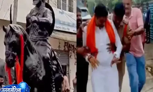 तेलंगाना के वारंगल में शिवाजी प्रतिमा विवाद से माहौल गरम, सुरक्षा व्यवस्था कड़ी तेलंगाना के वारंगल में शिवाजी प्रतिमा विवाद से माहौल गरम, सुरक्षा व्यवस्था कड़ी