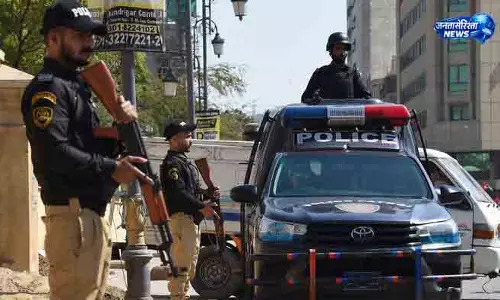 खैबर पख्तूनख्वा में दोहरे हमलों में दो पुलिसकर्मी मारे गए