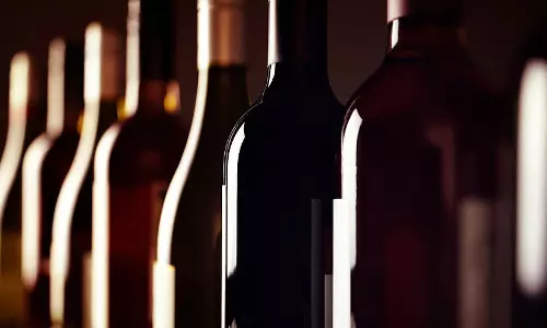 Goa से तस्करी कर लाई जा रही 17 लाख की शराब जब्त, स्क्रैप की आड़ में चल रहा था खेल Goa से तस्करी कर लाई जा रही 17 लाख की शराब जब्त, स्क्रैप की आड़ में चल रहा था खेल