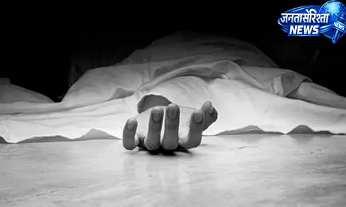 कार में मृत मिला युवक, नशे की ओवरडोज की आशंका कार में मृत मिला युवक, नशे की ओवरडोज की आशंका