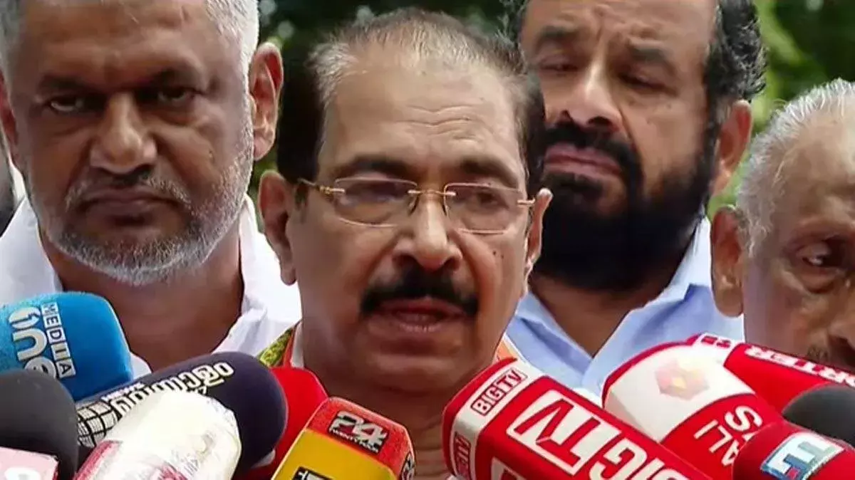 Kerala: बिजली की मांग में 1,100 MW का उछाल, मंत्री सनी जोसेफ ने जताई चिंता Kerala: बिजली की मांग में 1,100 MW का उछाल, मंत्री सनी जोसेफ ने जताई चिंता