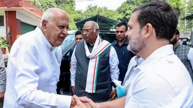 Jammu: जम्मू-कश्मीर मुद्दे पर कांग्रेस-एनसी साथ, जेपीएससी अध्यक्ष ने किया स्वागत
