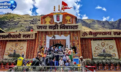 बदरीनाथ मंदिर चढ़ावा: रिटायरमेंट के बाद पूर्व टेंपल अधिकारी राजेंद्र सिंह चौहान गिरफ्तार बदरीनाथ मंदिर चढ़ावा: रिटायरमेंट के बाद पूर्व टेंपल अधिकारी राजेंद्र सिंह चौहान गिरफ्तार