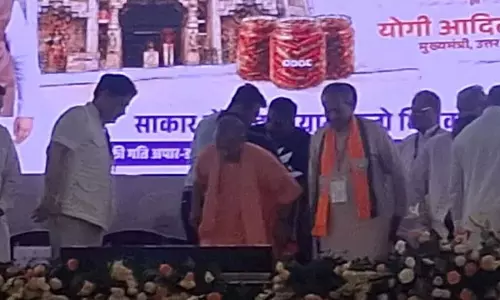 CM योगी ने मुरादनगर में राजपाल त्यागी की प्रतिमा का किया अनावरण CM योगी ने मुरादनगर में राजपाल त्यागी की प्रतिमा का किया अनावरण