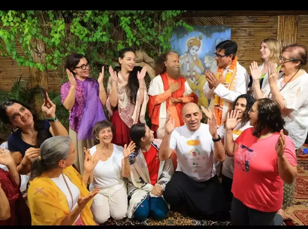 Rishikesh: प्रकृति के प्रति संवेदनशील बनें, यही सच्ची मानव सेवा : स्वामी चिदानन्द Rishikesh: प्रकृति के प्रति संवेदनशील बनें, यही सच्ची मानव सेवा : स्वामी चिदानन्द