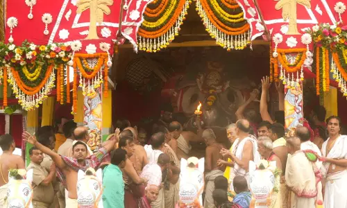 पुरी रथ यात्रा का दूसरा दिन: भगवान जगन्नाथ, बलभद्र और सुभद्रा के रथ गुंडिचा मंदिर पहुंचे पुरी रथ यात्रा का दूसरा दिन: भगवान जगन्नाथ, बलभद्र और सुभद्रा के रथ गुंडिचा मंदिर पहुंचे