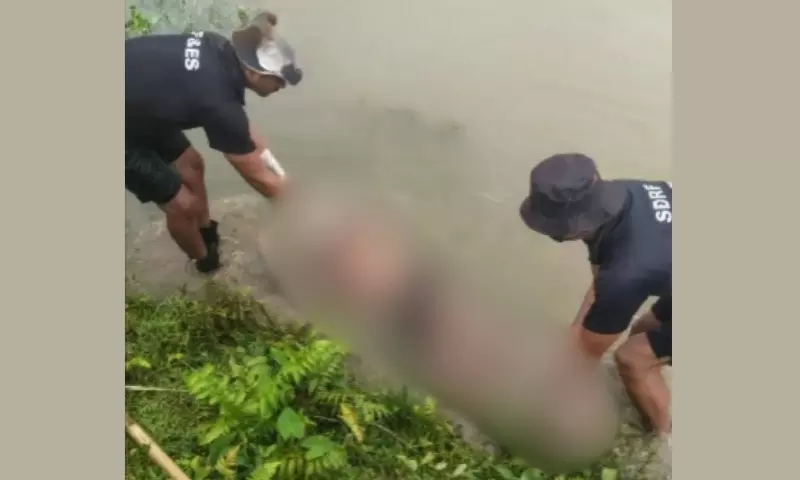 Assam: लखीमपुर में बाढ़ से एक की मौत, सुबनसिरी में दो किशोरों के डूबने की आशंका Assam: लखीमपुर में बाढ़ से एक की मौत, सुबनसिरी में दो किशोरों के डूबने की आशंका