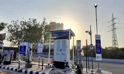 Delhi में EV चार्जिंग नेटवर्क मजबूत, नमो भारत स्टेशन पर नई सुविधा शुरू Delhi में EV चार्जिंग नेटवर्क मजबूत, नमो भारत स्टेशन पर नई सुविधा शुरू