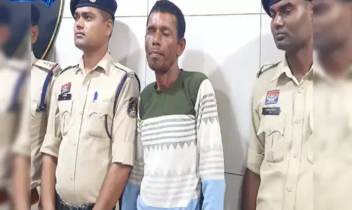 महिला की हत्या के बाद लाश के साथ किया रेप फिर आरी से किए कई टुकड़े, आरोपी गिरफ्तार महिला की हत्या के बाद लाश के साथ किया रेप फिर आरी से किए कई टुकड़े, आरोपी गिरफ्तार