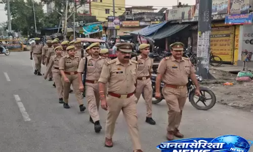 संवेदनशील इलाकों में पुलिस सक्रिय, पैदल गश्त तेज