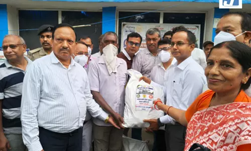 टीबी मुक्त भारत अभियान के तहत 135 टीबी मरीजों के बीच पोषण सामग्री का वितरण टीबी मुक्त भारत अभियान के तहत 135 टीबी मरीजों के बीच पोषण सामग्री का वितरण