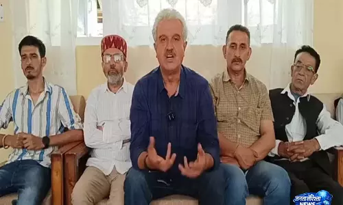 भारत-US ट्रेड डील पर हिमाचल के सेब उत्पादकों की चिंता भारत-US ट्रेड डील पर हिमाचल के सेब उत्पादकों की चिंता