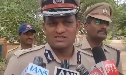 हुब्बल्ली में 15 वर्षीय किशोरी के दो बार गर्भवती होने का मामला, पुलिस जांच में जुटी हुब्बल्ली में 15 वर्षीय किशोरी के दो बार गर्भवती होने का मामला, पुलिस जांच में जुटी