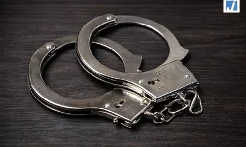 गुजरात: 26.2 लाख रुपए के ऑनलाइन निवेश घोटाले में पांच गिरफ्तार गुजरात: 26.2 लाख रुपए के ऑनलाइन निवेश घोटाले में पांच गिरफ्तार