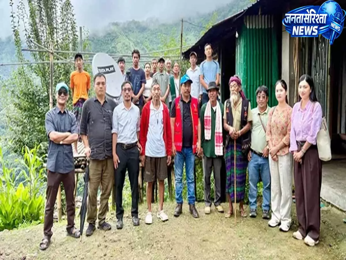 DC ने सीमावर्ती गांवों का दौरा कर वीवीपी परियोजनाओं की प्रगति की समीक्षा DC ने सीमावर्ती गांवों का दौरा कर वीवीपी परियोजनाओं की प्रगति की समीक्षा