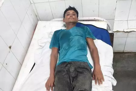 बरेली में गोकशी के आरोप में दो गिरफ्तार, मुठभेड़ के दौरान एक आरोपी और एक सिपाही घायल बरेली में गोकशी के आरोप में दो गिरफ्तार, मुठभेड़ के दौरान एक आरोपी और एक सिपाही घायल