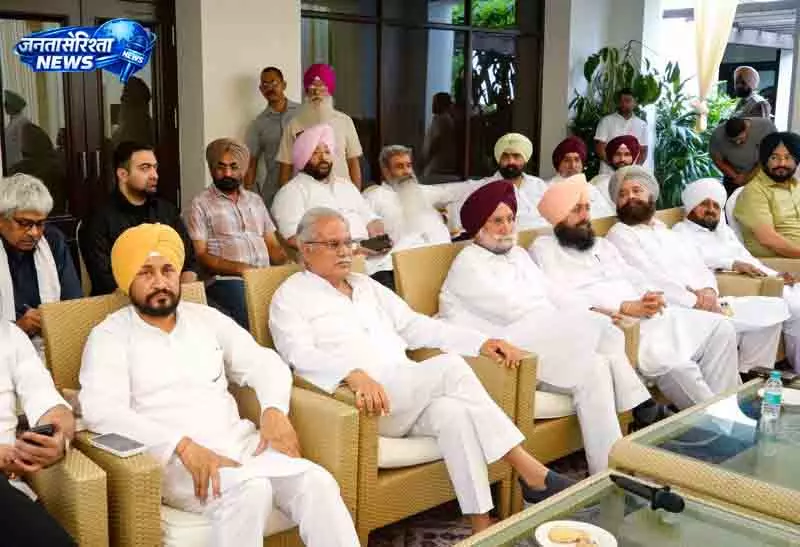 Punjab में नेतृत्व नहीं बदलेगी कांग्रेस Punjab में नेतृत्व नहीं बदलेगी कांग्रेस