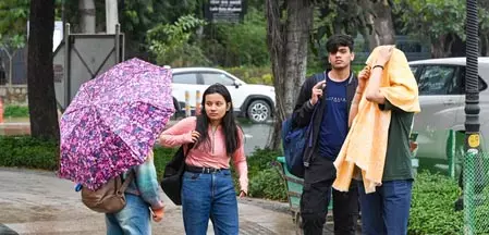 एनसीआर में गर्मी और उमस का येलो अलर्ट, 18 जुलाई से बारिश और तेज हवाओं का दौर शुरू होने की संभावना एनसीआर में गर्मी और उमस का येलो अलर्ट, 18 जुलाई से बारिश और तेज हवाओं का दौर शुरू होने की संभावना
