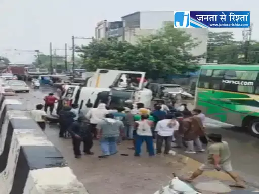संतोषी नगर ब्रिज में बड़ा हादसा, ट्रक नीचे गिरा संतोषी नगर ब्रिज में बड़ा हादसा, ट्रक नीचे गिरा