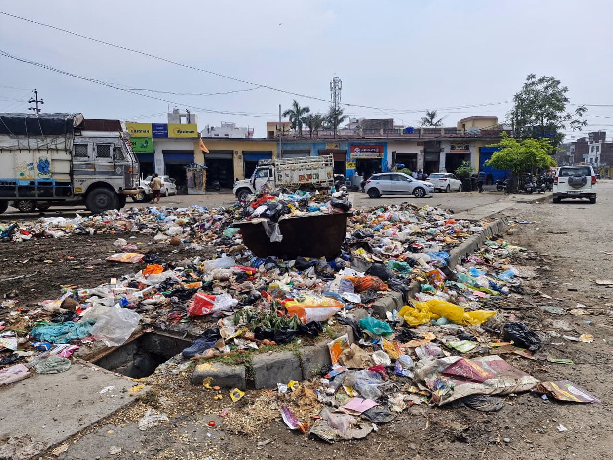 Kathua: कठुआ में कचरा प्रबंधन व्यवस्था की समीक्षा, नियमों के कड़ाई से पालन पर जोर Kathua: कठुआ में कचरा प्रबंधन व्यवस्था की समीक्षा, नियमों के कड़ाई से पालन पर जोर