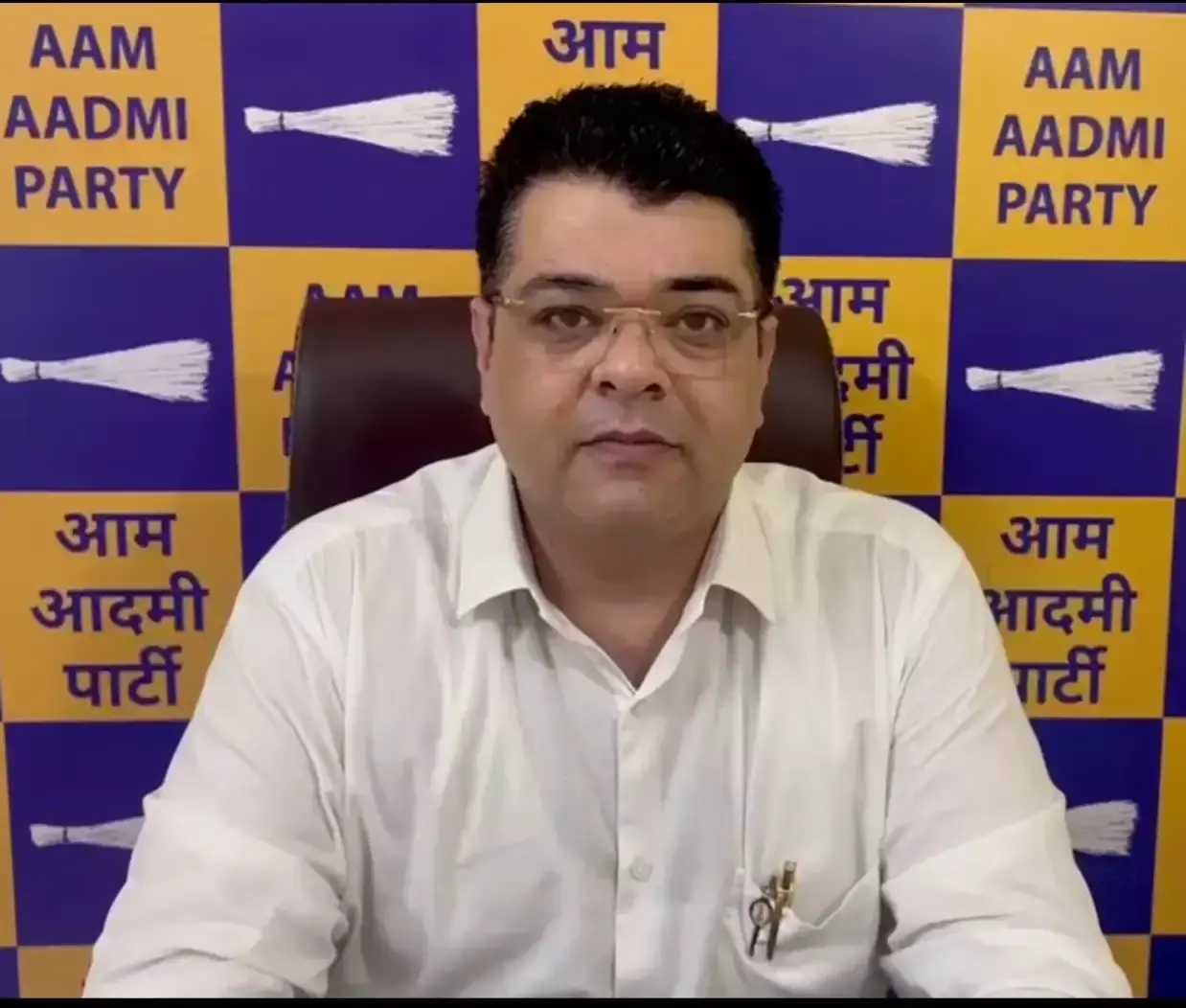 New Delhi: एमसीडी वार्ड समिति चुनाव के बाद आप का बड़ा फैसला, तीन पार्षदों पर कार्रवाई New Delhi: एमसीडी वार्ड समिति चुनाव के बाद आप का बड़ा फैसला, तीन पार्षदों पर कार्रवाई