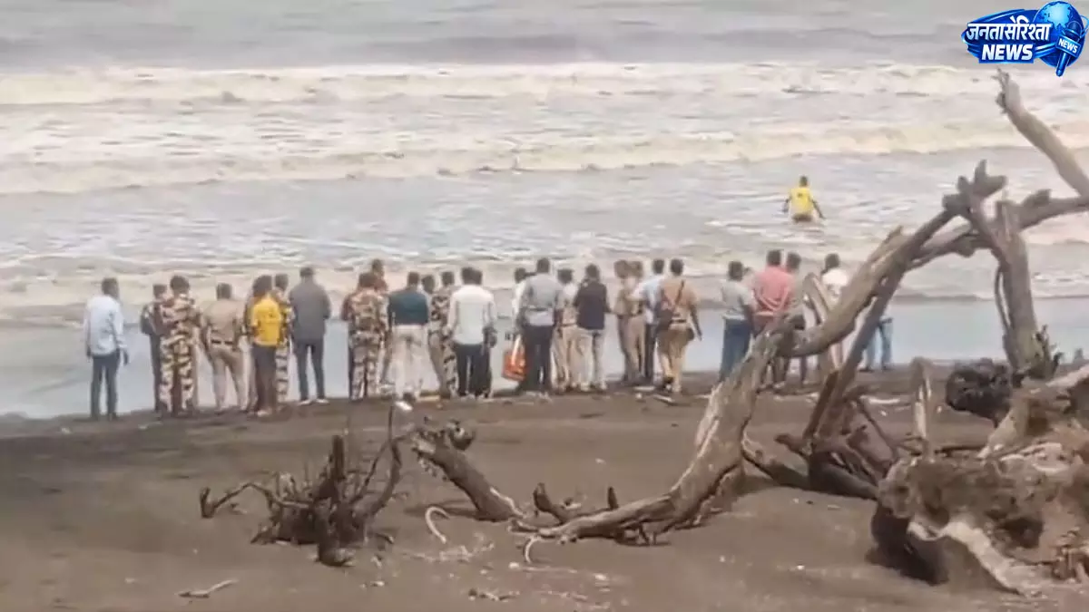 अरनाला बीच पर दर्दनाक हादसा, समुद्र में डूबने से युवक की मौत; एक लापता अरनाला बीच पर दर्दनाक हादसा, समुद्र में डूबने से युवक की मौत; एक लापता