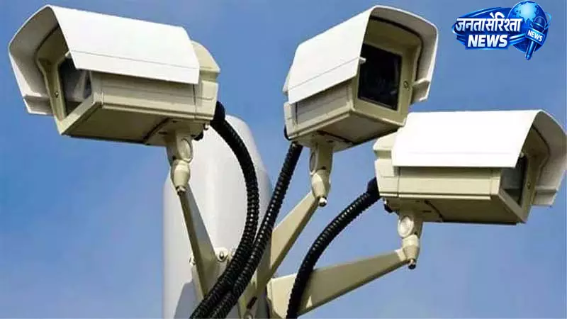 मुंबई लोकल में यात्रियों की सुरक्षा पर सवाल, 90% जनरल कोच में CCTV नहीं मुंबई लोकल में यात्रियों की सुरक्षा पर सवाल, 90% जनरल कोच में CCTV नहीं
