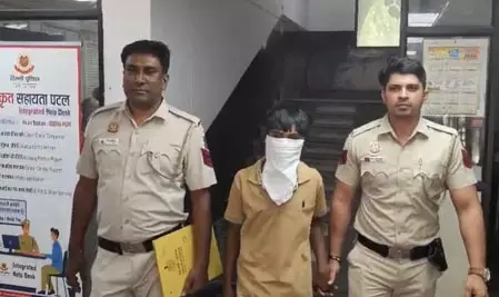 दिल्ली पुलिस ने अवैध हथियारों के साथ दो लोगों को किया गिरफ्तार दिल्ली पुलिस ने अवैध हथियारों के साथ दो लोगों को किया गिरफ्तार